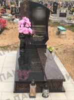 Мемориальный комплекс на участке